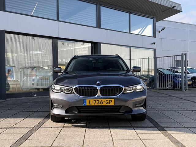 BMW 3-SERIE Touring 318d Business Edition | Navi | ECC | Trekhaak |