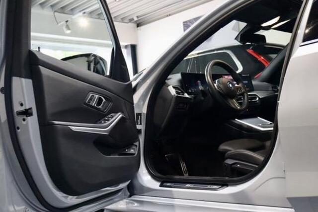 BMW 3-SERIE 320e Touring M Sport|ACC|PANO|Hud|Brooklyn Grijs