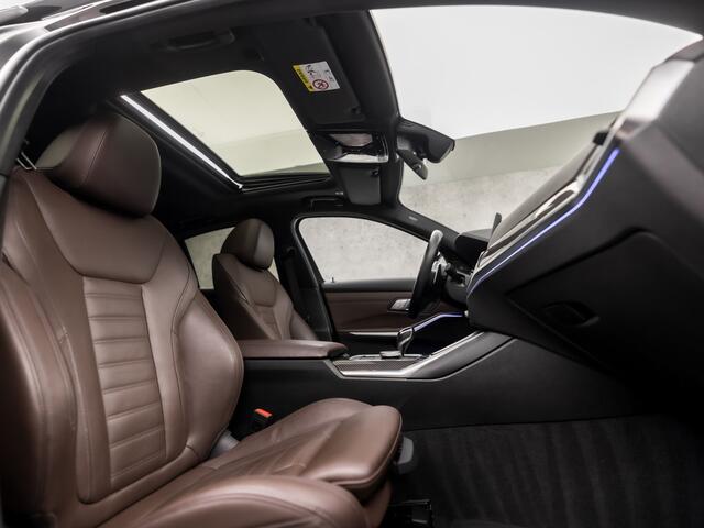 BMW 3-SERIE M340i xDrive High Executive 374Pk Automaat (SCHUIFDAK, APPLE CARPLAY, LASER LED, HEAD-UP DISPLAY, HARMAN/KARDON, CARBON INLEG, SFEERVERLICHTING, LEDER, KEYLESS, NIEUWE APK, NIEUWSTAAT)