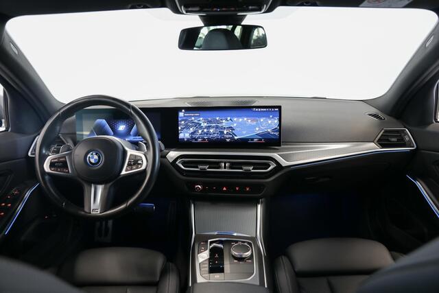 BMW 3-SERIE Touring 320e | M-Sport | Leer | Schuif-kantel dak