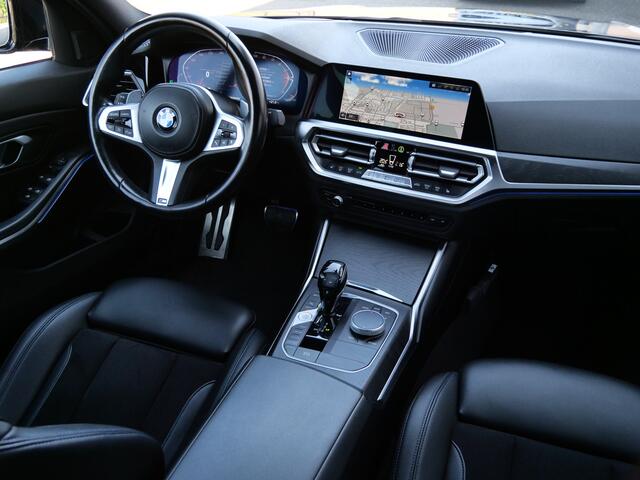 BMW 3-SERIE 330i High Executive M-Pakket / Carplay / Head-Up