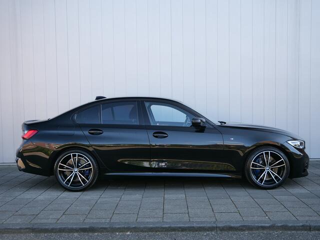 BMW 3-SERIE 330i High Executive M-Pakket / Carplay / Head-Up