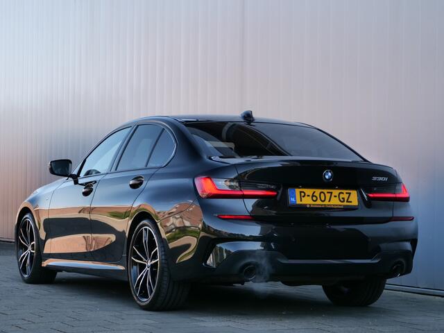 BMW 3-SERIE 330i High Executive M-Pakket / Carplay / Head-Up