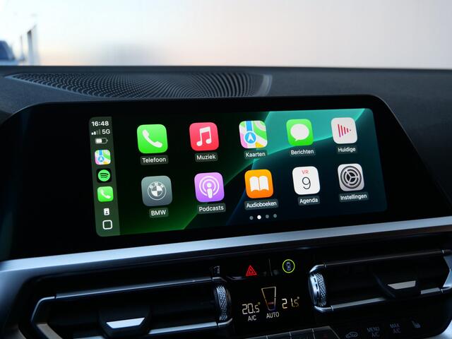 BMW 3-SERIE 330i High Executive M-Pakket / Carplay / Head-Up