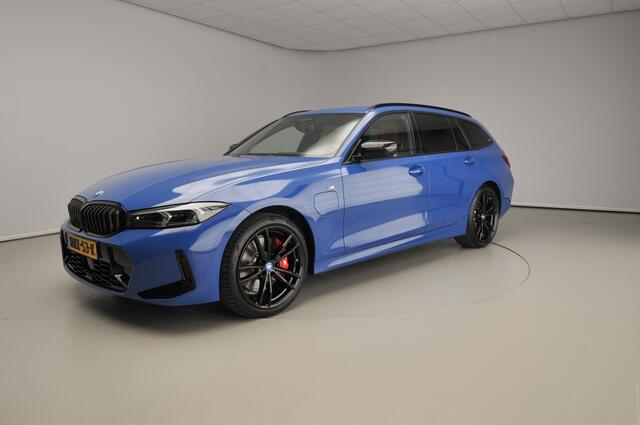 BMW 3-SERIE Touring 330e | Individual Lak | M-Sportpakket | LED | HUD | Trekhaak | Elektr. zetels | DAB | Harman-kardon sound | Alu 19 inch