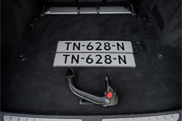 BMW 3-SERIE Touring 320i Edition M Sport Shadow Pano Navi Pro Camera 19"