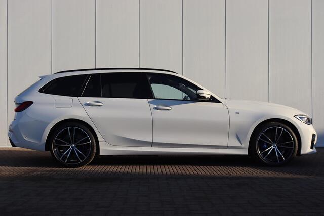 BMW 3-SERIE Touring 330e High Executive M-Sportpakket / Extra Getint Glas / Comfort Access / HIFI / Head Up Display /