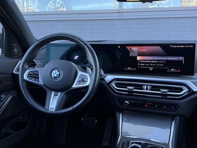 BMW 3-SERIE Touring 330e | M-Sportpakket | Driving Assistant Professional | Panoramadak | Harman/Kardon | Trekhaak