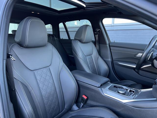 BMW 3-SERIE Touring 330e | M-Sportpakket | Driving Assistant Professional | Panoramadak | Harman/Kardon | Trekhaak