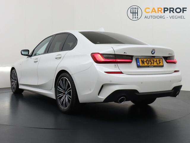 BMW 3-SERIE 320i High Executive M-Pakket | Camera | Navigatie | Dealer onderhouden