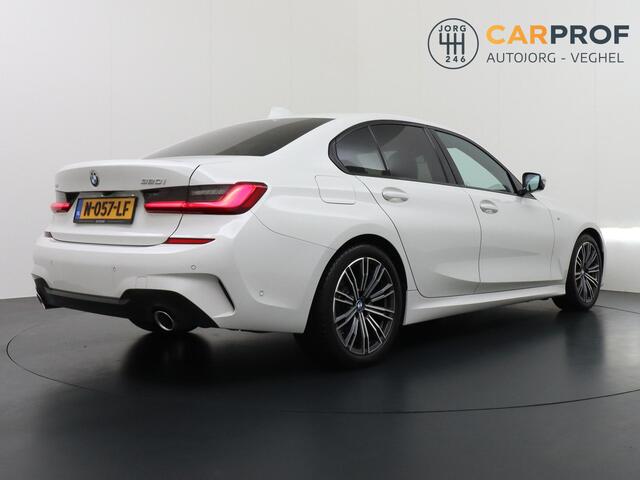 BMW 3-SERIE 320i High Executive M-Pakket | Camera | Navigatie | Dealer onderhouden