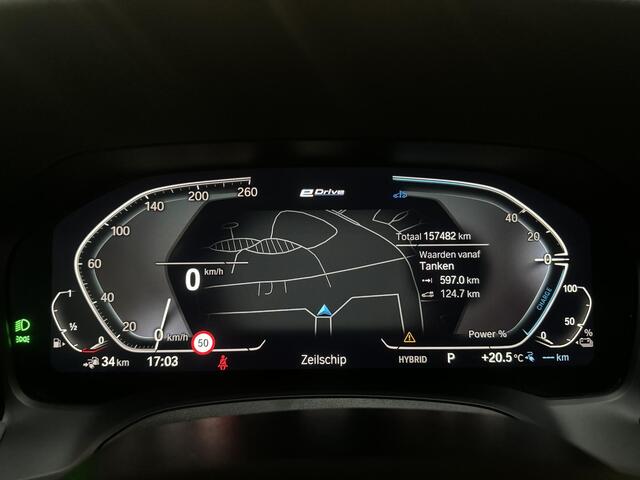 BMW 3-SERIE Touring 320e Business Aut. | panorama | navi | trekhaak |
