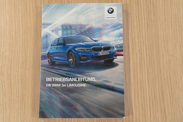 BMW 3-SERIE 320d Automaat High Executive Edition I M-Sport Stuurwiel I 19 inch. LMV I 19 inch. LMV
