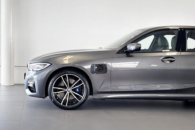BMW 3-SERIE Sedan 330e eDrive Edition | M Sport | Stoelverwarming | Trekhaak |