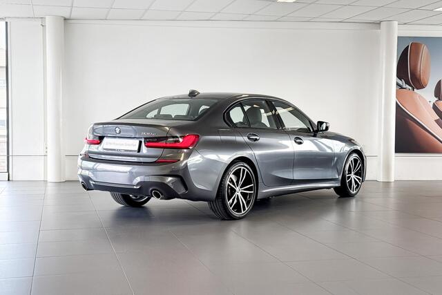 BMW 3-SERIE Sedan 330e eDrive Edition | M Sport | Stoelverwarming | Trekhaak |