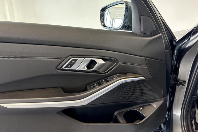 BMW 3-SERIE Sedan 330e eDrive Edition | M Sport | Stoelverwarming | Trekhaak |