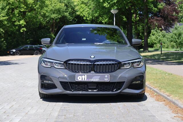 BMW 3-SERIE 330i Executive M-Pakket, 19", Laser, Head-up, Keyless, HiFi, Alarm, Live Cockpit Pro, etc.