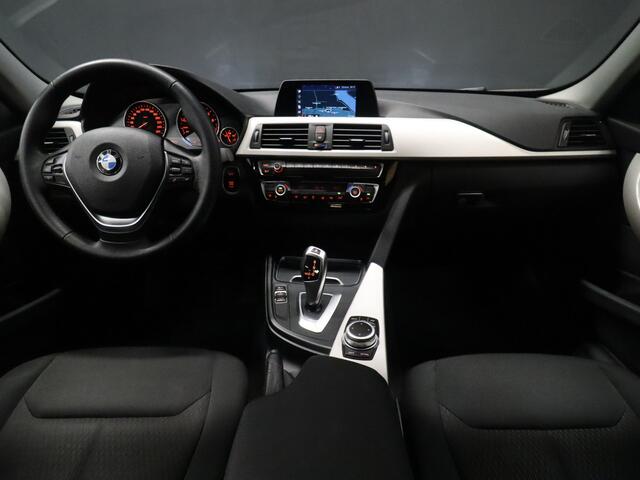 BMW 3-SERIE 318i Executive [LED, NAVIGATIE, CRUISE CONTROL, CLIMATE CONTROL, PDC ACHTER, BLUETOOTH TELEFOONVOORBEREIDING, NAVIGATIE, NIEUWSTAAT]