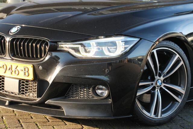 BMW 3-SERIE Touring 330i Performance ? CARPLAY ? Leer ? Trekhaak ? panodak