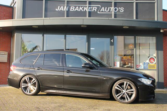 BMW 3-SERIE Touring 330i Performance ? CARPLAY ? Leer ? Trekhaak ? panodak
