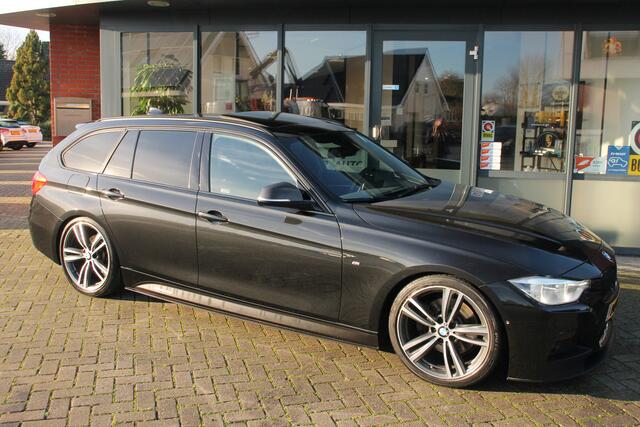 BMW 3-SERIE Touring 330i Performance ? CARPLAY ? Leer ? Trekhaak ? panodak