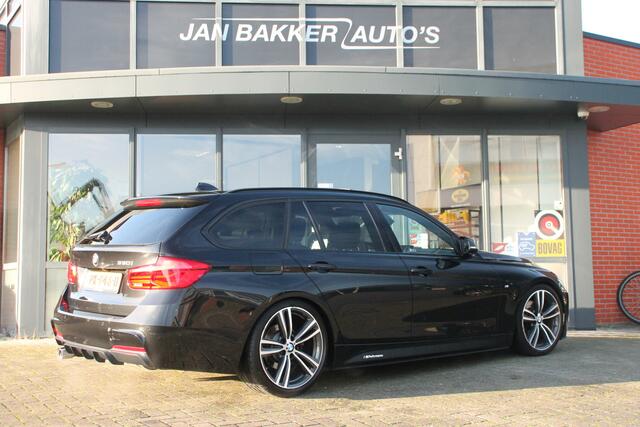 BMW 3-SERIE Touring 330i Performance ? CARPLAY ? Leer ? Trekhaak ? panodak