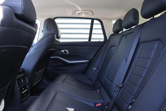BMW 3-SERIE Touring 330e eDrive Edition Leder / Adaptieve Cruise / Elec Stoelen / Stoel verwarm / 1e eigenaar / NL-Auto