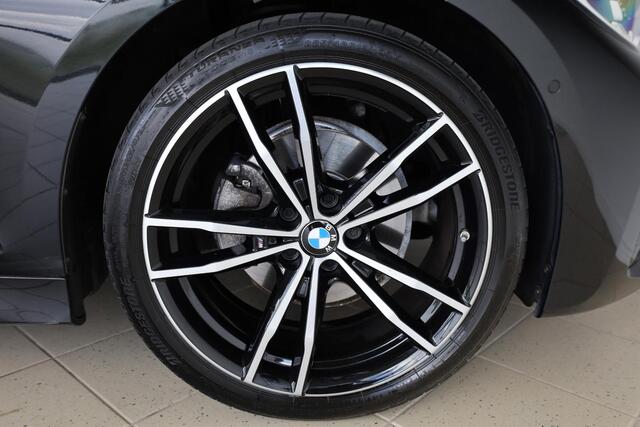 BMW 3-SERIE Touring 320i High Executive | M Sportpakket | 19 inch | Laserlight