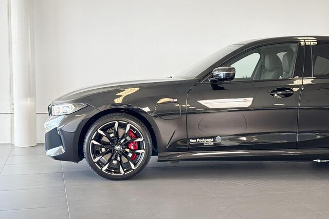 BMW 3-SERIE Sedan 330e | M Sport | Glazen Schuif-/kanteldak | Head-up Display | Comfort Access | Trekhaak |