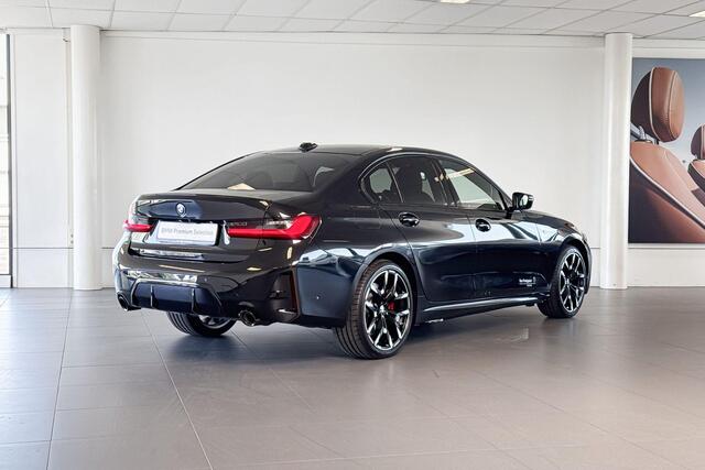 BMW 3-SERIE Sedan 330e | M Sport | Glazen Schuif-/kanteldak | Head-up Display | Comfort Access | Trekhaak |