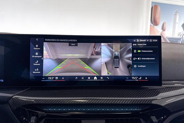BMW 3-SERIE Touring 330e xDrive | M Sport | Glazen Panoramadak | Stoelverwarming | Headup Display |