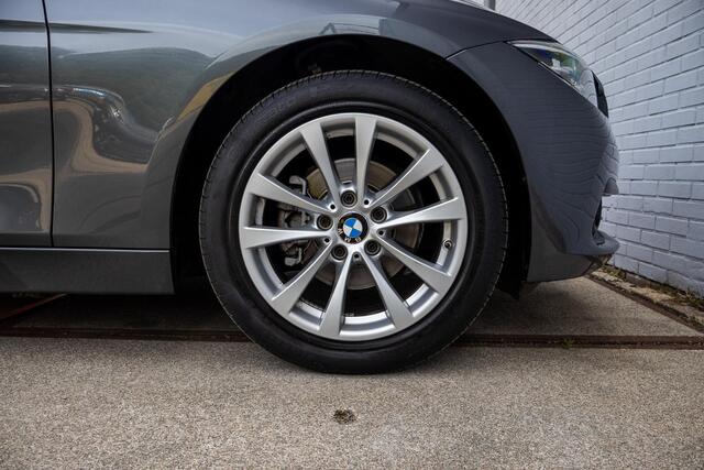 BMW 3-SERIE Touring 318i Executive