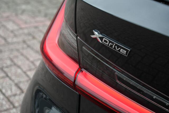 BMW 3-SERIE Touring 330e xDrive M-Sport Pano ACC H/K 360 HUD El-zetel 19inch