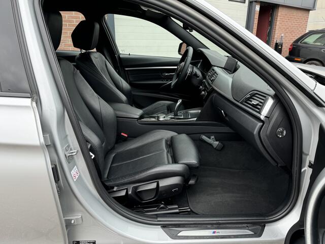 BMW 3-SERIE 318i/EXE/AUT/M-SPORT/LEER/CARPLAY/NAP/INRUIL MOG!!!