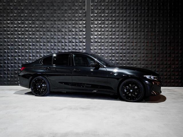 BMW 3-SERIE 330e M Sport | Schuifdak | All Black | Memory | 19" | Keyless |