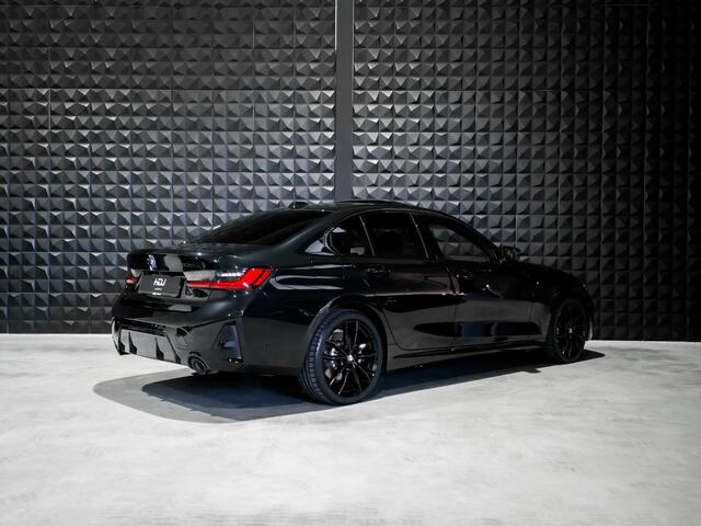 BMW 3-SERIE 330e M Sport | Schuifdak | All Black | Memory | 19" | Keyless |