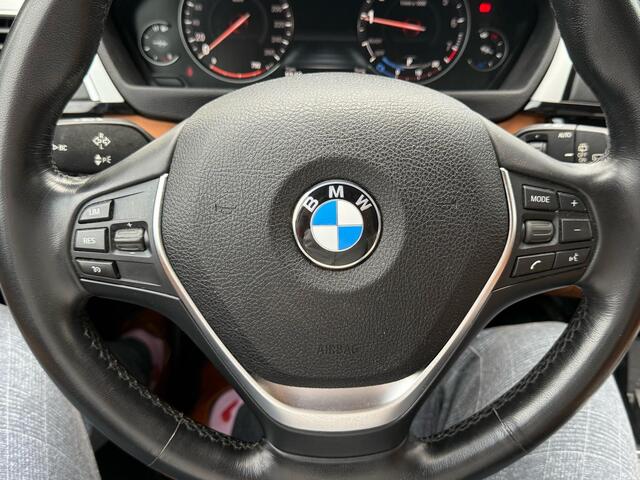 BMW 3-SERIE Touring 318i Edition Luxury Line Purity Executive 136pk Automaat | Lederen Bekleding
