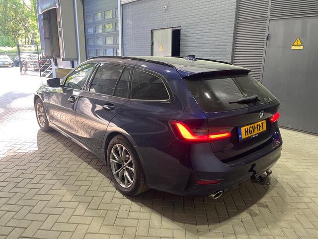 BMW 3-SERIE Touring 330e High Executive | Trekhaak | Sportstoelen | harman/kardon | Stoelverwarming | Getint Glas