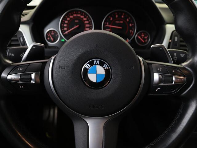 BMW 3-SERIE 320i M Sport | Sportstoelen | Alcantara | Full LED | Navigatie | Climate control | Bluetooth | Parkeerhulp | Cruise control