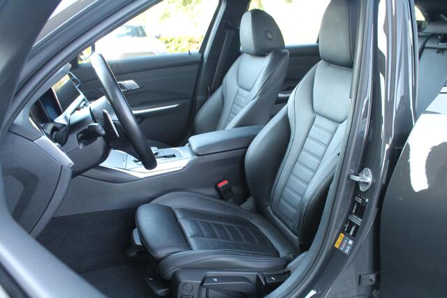 BMW 3-SERIE Touring 330e High Executive M Sport Automaat / Sportstoelen / Stoelverwarming / LED / Head-Up / Live Cockpit Professional / Parking Assistent