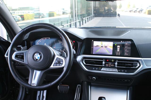 BMW 3-SERIE Touring 320i Executive M Sport Automaat / Panoramadak / Achteruitrijcamera / LED / Parking Assistant / M Sportonderstel / Live Cockpit Professional