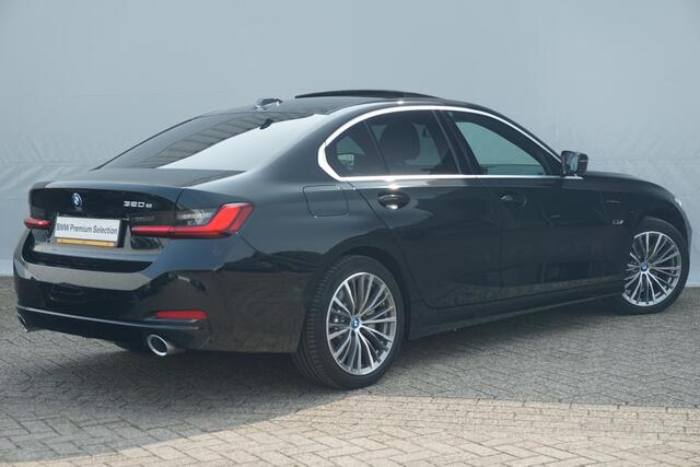 BMW 3-SERIE Sedan 320e Trekhaak / Hifi / Schuif- Kanteldak / Stoelverwarming | Easter