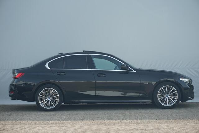 BMW 3-SERIE Sedan 320e Trekhaak / Hifi / Schuif- Kanteldak / Stoelverwarming | Easter