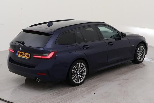 BMW 3-SERIE Touring 320e Business Edition Plus NL AUTO | LEDER | STOELVERW | CARPLAY |