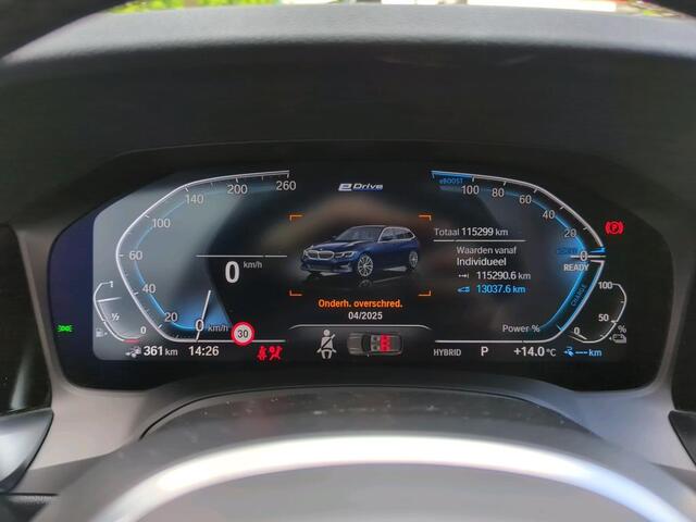 BMW 3-SERIE Touring 320e Business Edition Plus NL AUTO | LEDER | STOELVERW | CARPLAY |