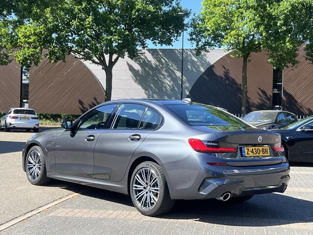 BMW 3-SERIE 330e High Executive CAMERA | ADAP. CRUISE | RIJKLAAR INCL. 12 MND. BOVAGGARANTIE