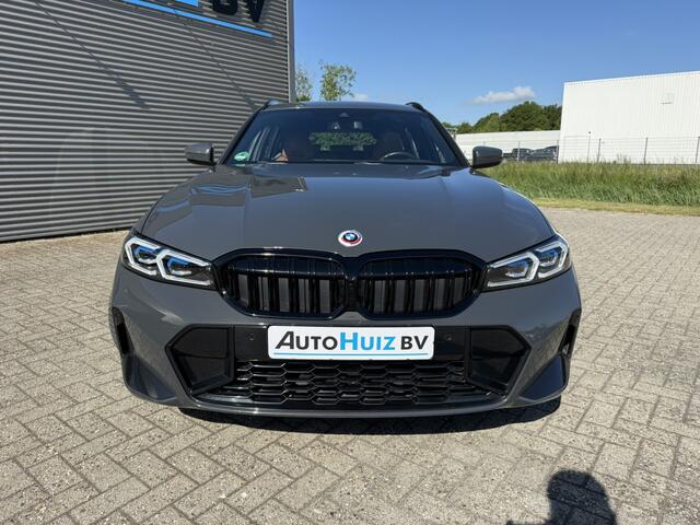 BMW 3-SERIE Touring 330e M Sport Trekhaak 19 Inch Carplay Achteruitrijcamera M Performance Stoelen Head-Up Display Dravit Grau Metallic Keyless Entry