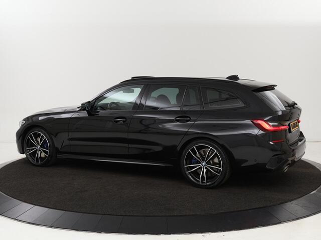 BMW 3-SERIE 320i M Sport | Panoramadak | Head-Up | Leder | Stoelverwarming | Camera | Carplay | Live Cockpit | Sportstoelen | Navigatie | Full LED