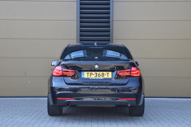 BMW 3-SERIE 318i M Sport Edition * M Sportpakket * Navigatie Professional * LED * Leder * Dealeronderhouden *