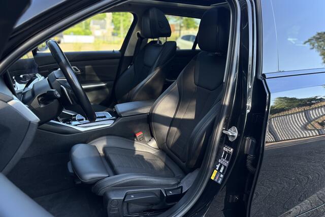 BMW 3-SERIE Touring 330e xDrive | Panodak | Harman Kardon | Camera | Stoel + Stuurverwarming | Facelift | 19" Breedset